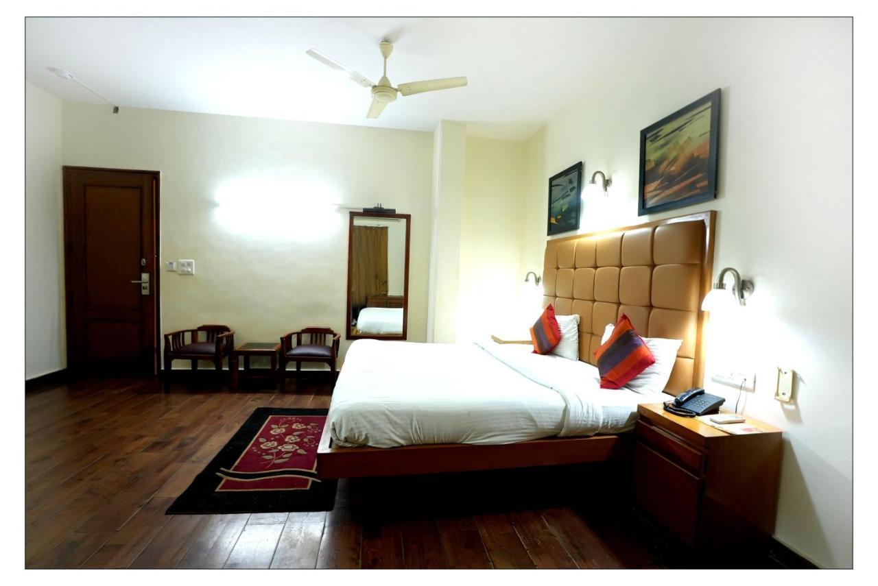 Hotel Oscar - Hauz Khas Nowe Delhi Zewnętrze zdjęcie