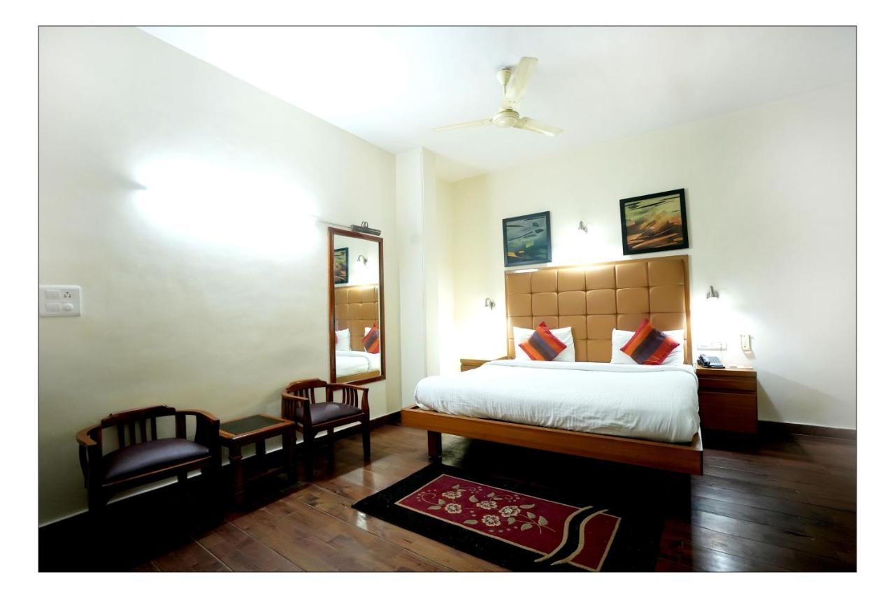 Hotel Oscar - Hauz Khas Nowe Delhi Zewnętrze zdjęcie
