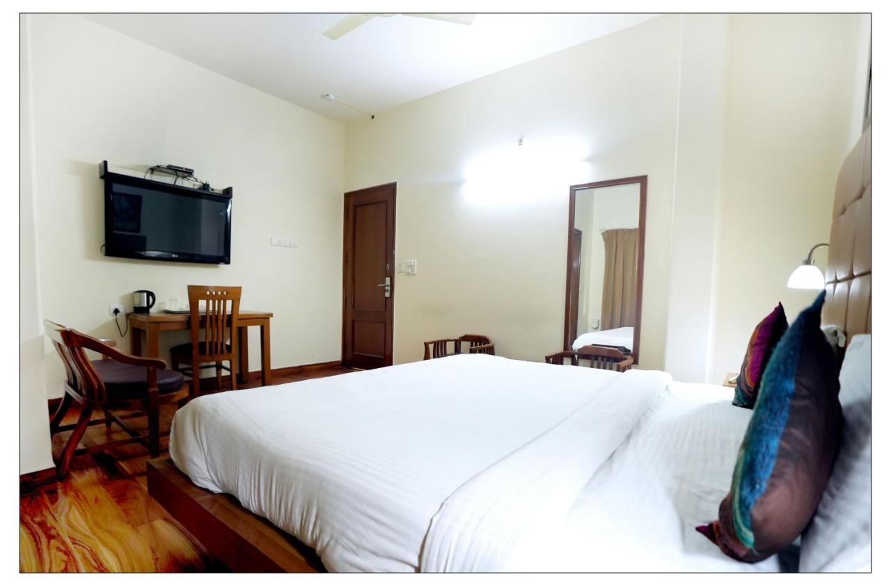 Hotel Oscar - Hauz Khas Nowe Delhi Zewnętrze zdjęcie